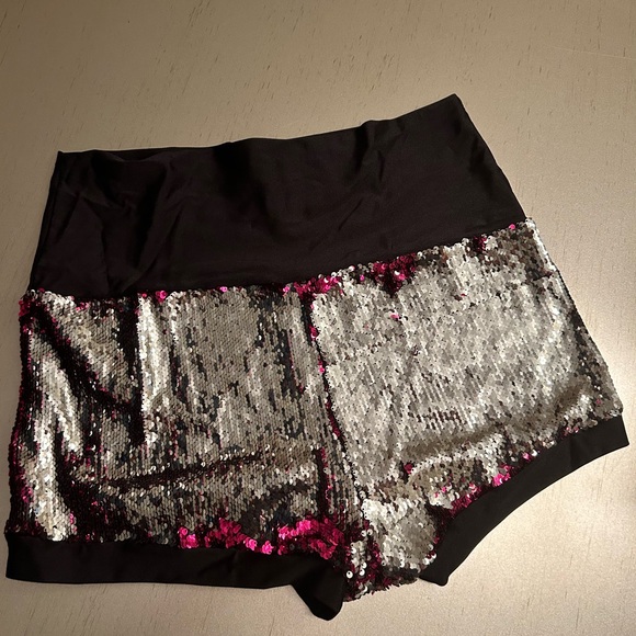Derby Kiss sequins high waisted booty shorts XL - Picture 6 of 8